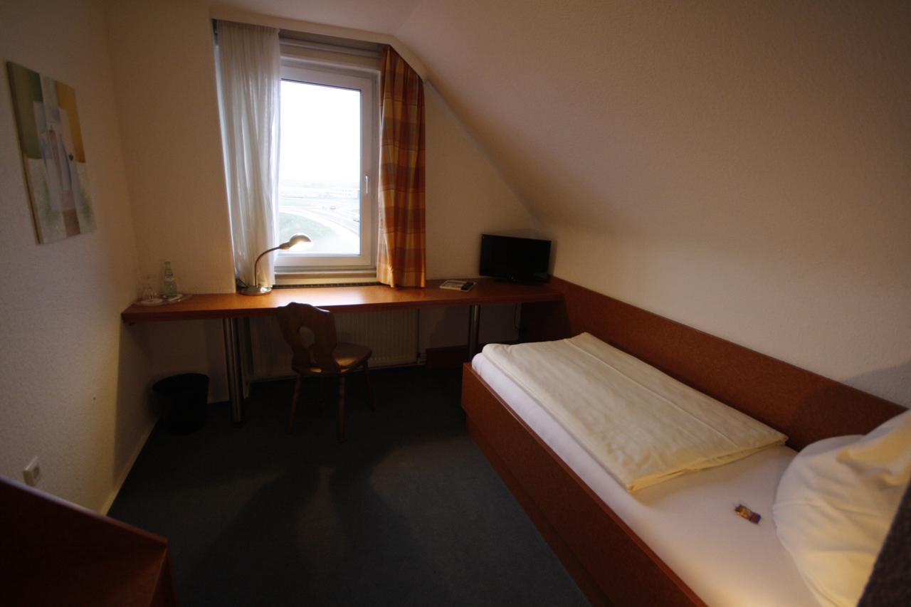 Hotel-Gaststatte Mutter Buermann Hemmingen  Екстер'єр фото
